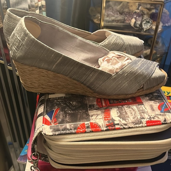 Silver silk espadrille wedges by Lauren Ralph Lauren. - Picture 3 of 5